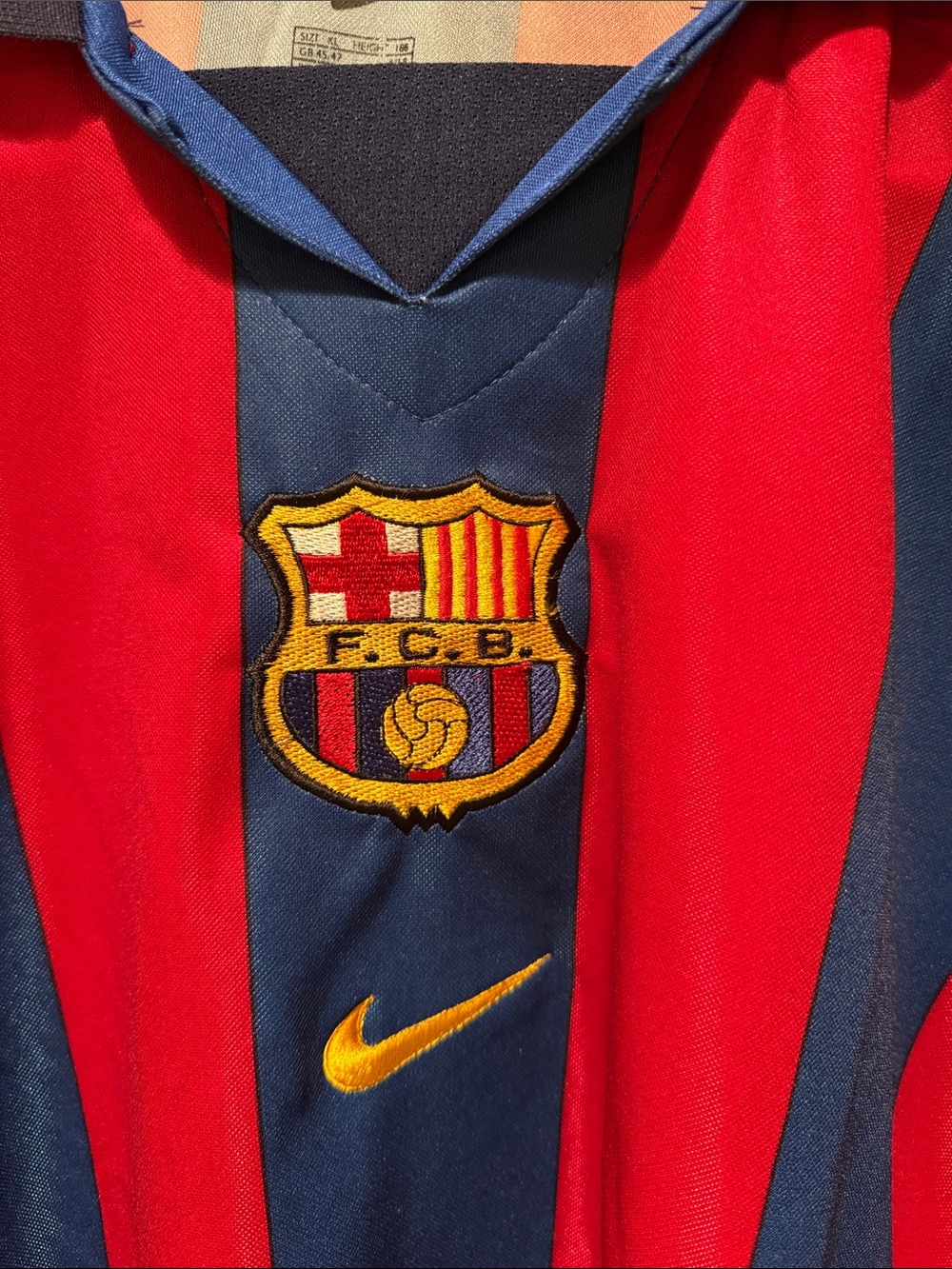 FC Barcelona Men’s Jersey - Picture 2 of 5